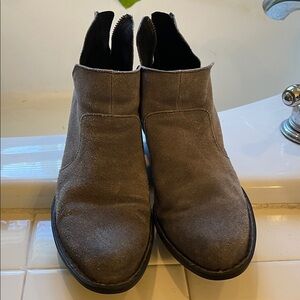 Born Women's Dark Gray Suede Ankle Boots